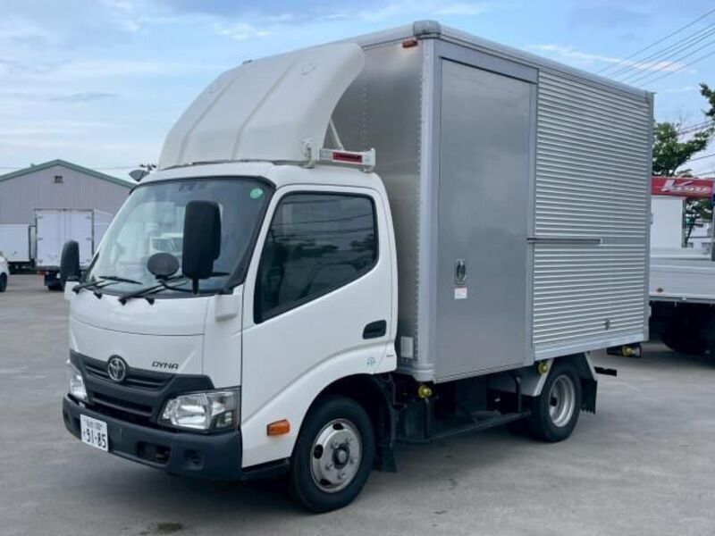 TOYOTA DYNA