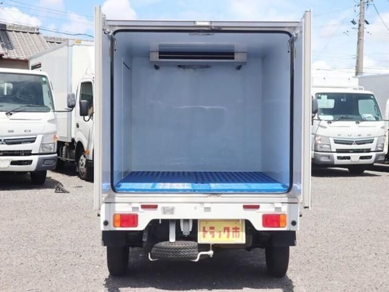 MINICAB TRUCK