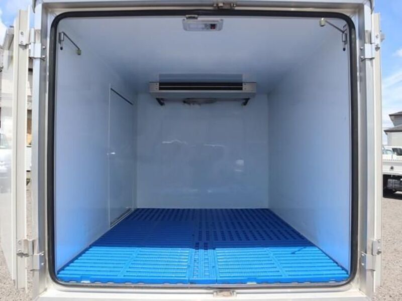 MINICAB TRUCK