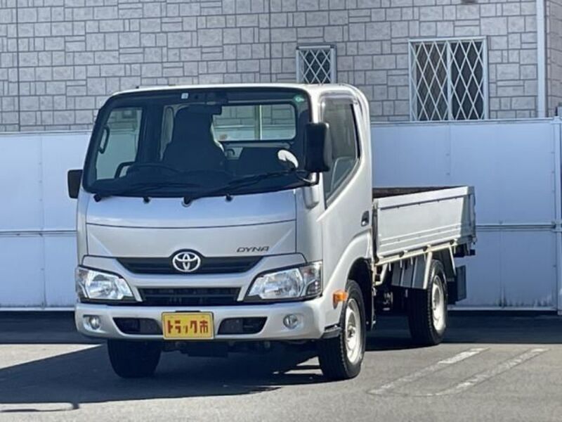 TOYOTA DYNA