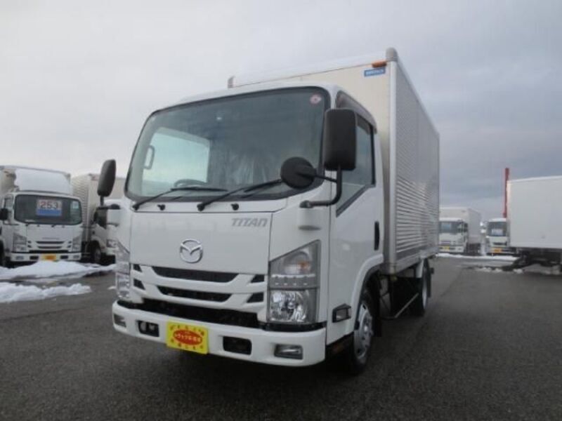 MAZDA TITAN