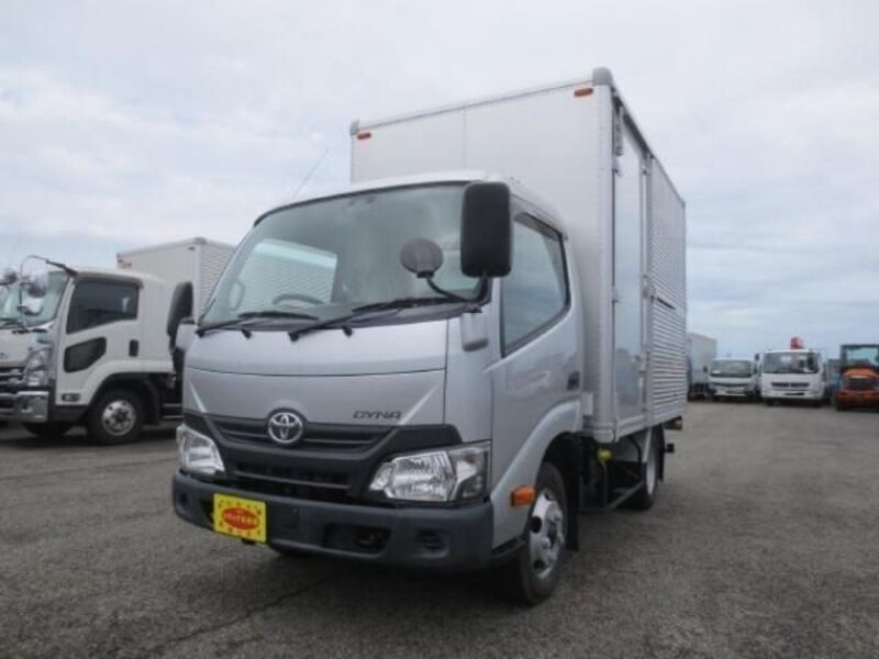 TOYOTA DYNA