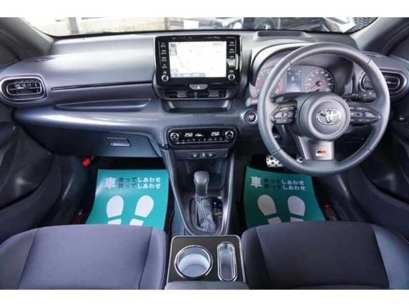 GR YARIS