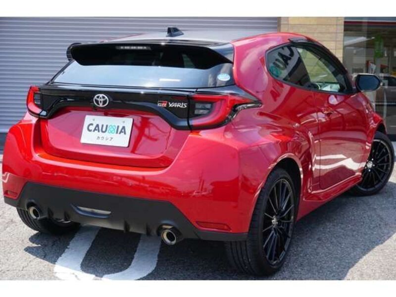 GR YARIS