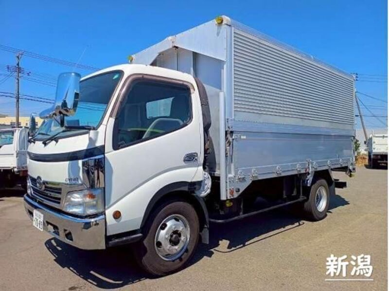 TOYOTA DYNA