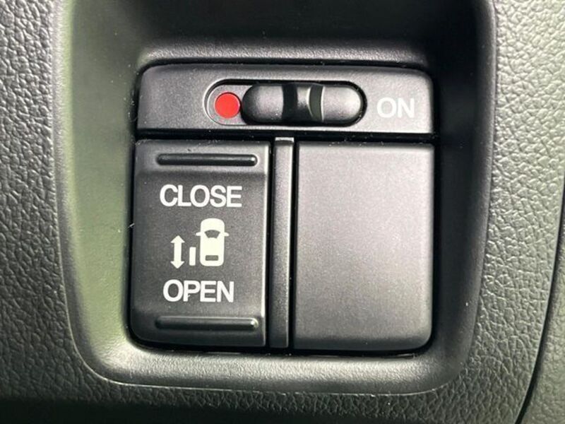 N BOX