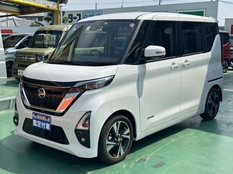 NISSAN ROOX
