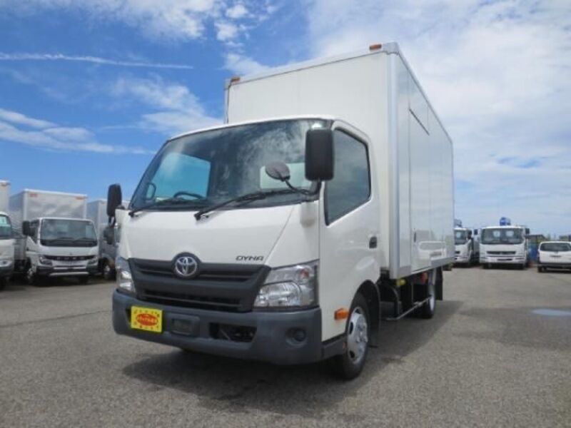 TOYOTA DYNA