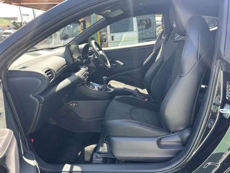 GR YARIS