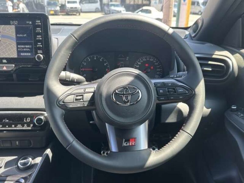 GR YARIS