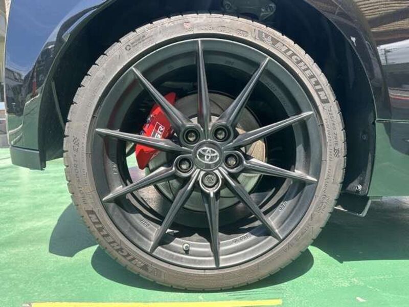 GR YARIS