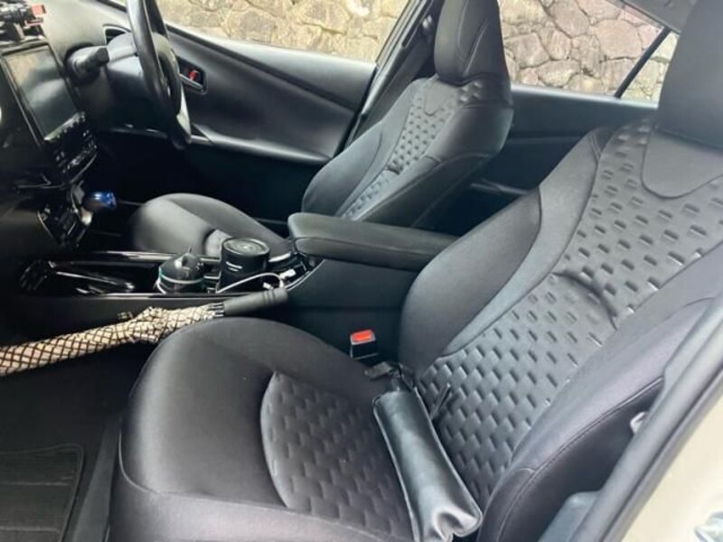 PRIUS PHV