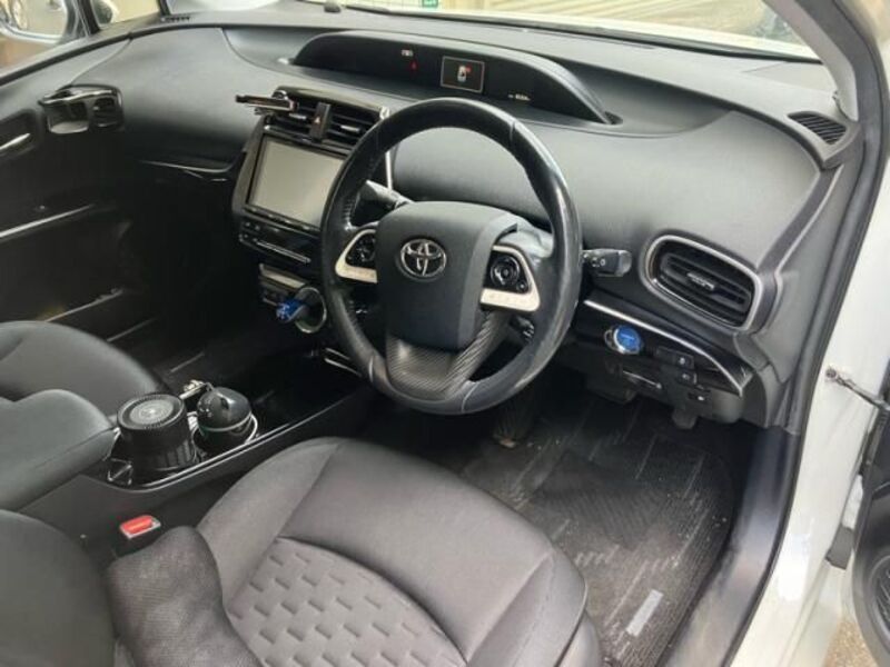 PRIUS PHV