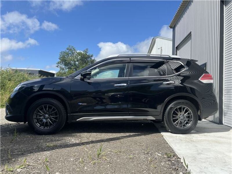 X-TRAIL