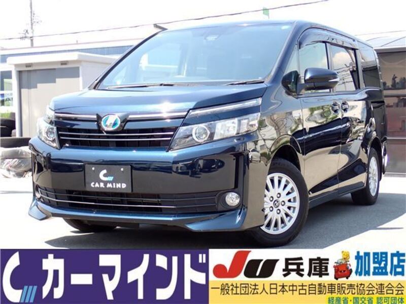 TOYOTA VOXY