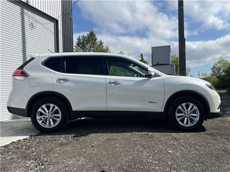 X-TRAIL