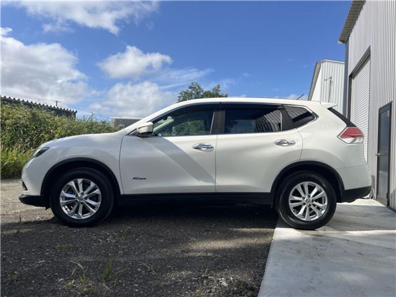 X-TRAIL