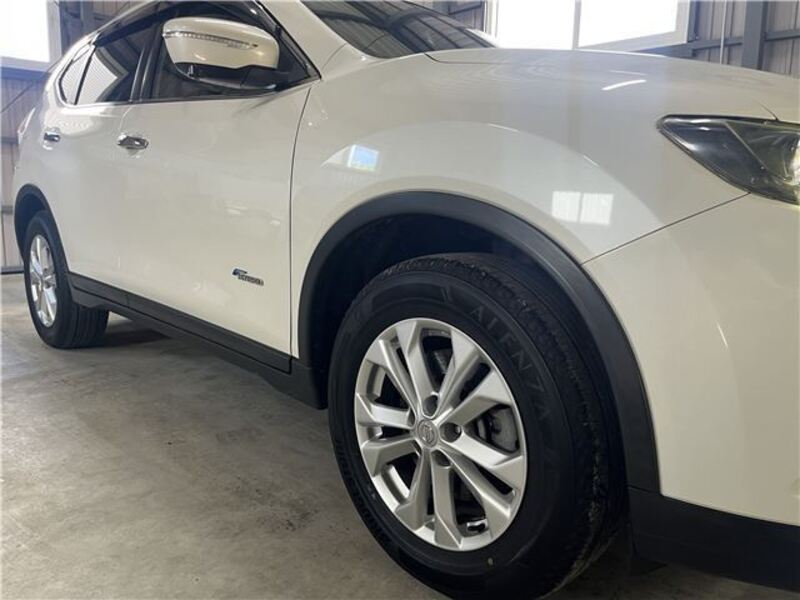 X-TRAIL