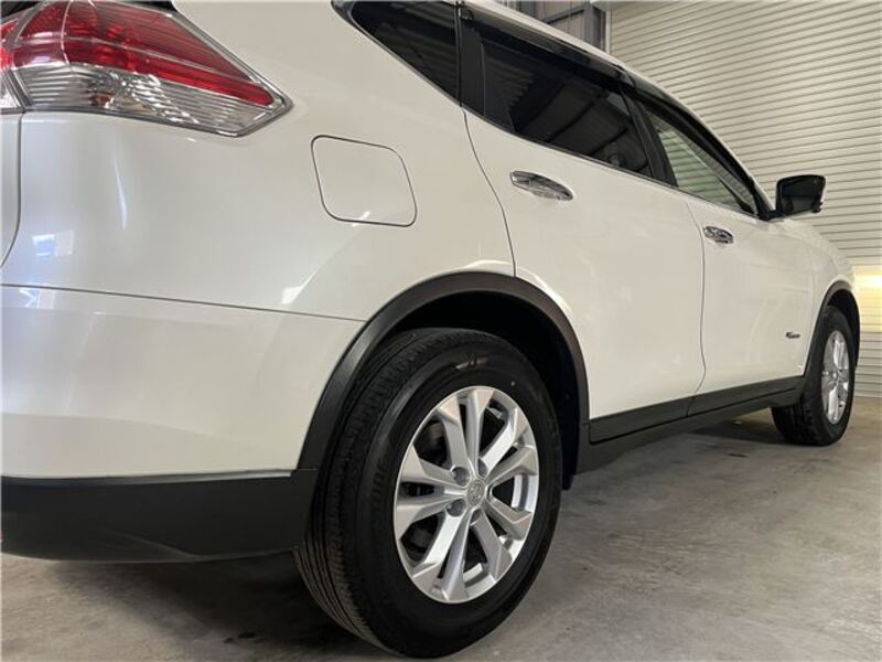 X-TRAIL