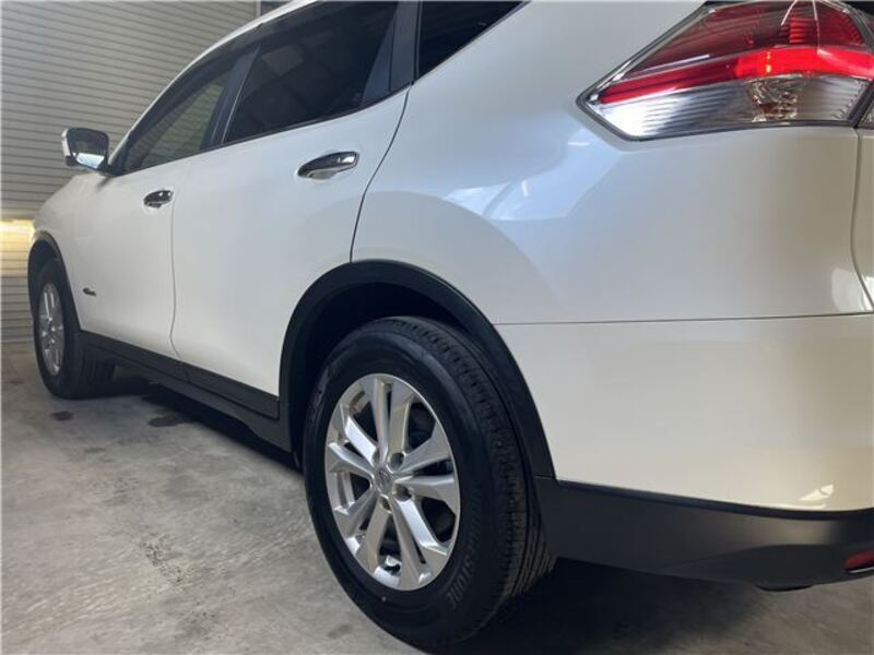 X-TRAIL