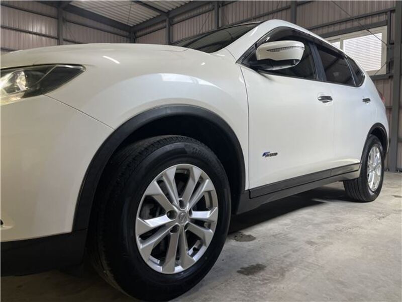 X-TRAIL