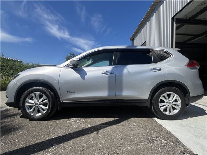 X-TRAIL