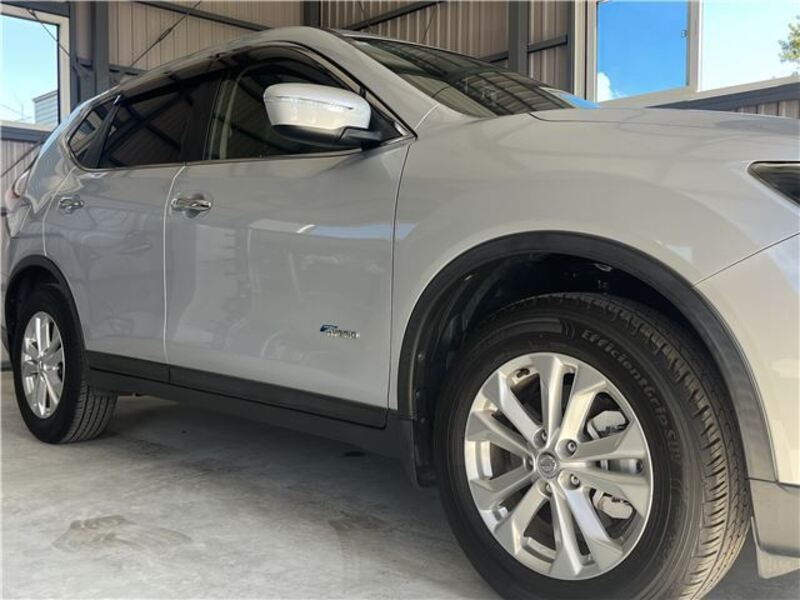 X-TRAIL