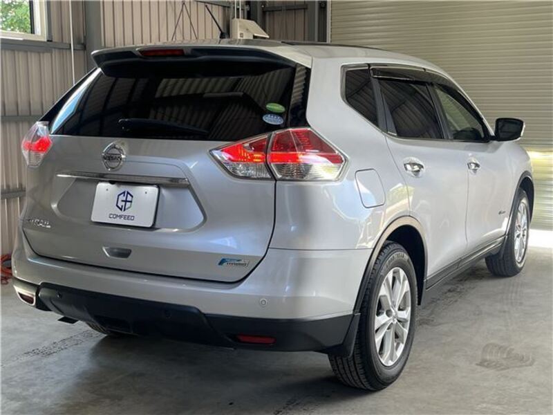 X-TRAIL