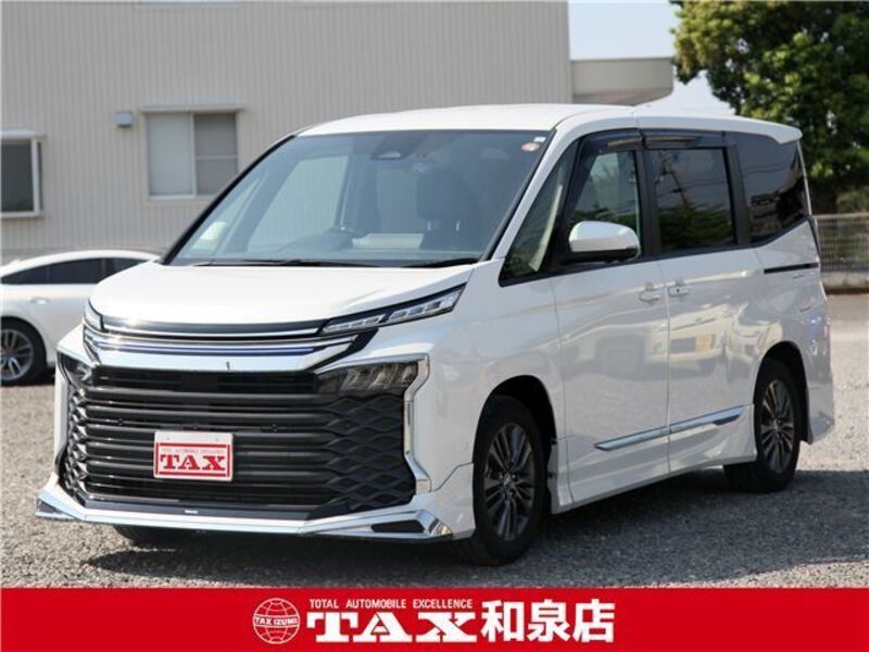 TOYOTA VOXY