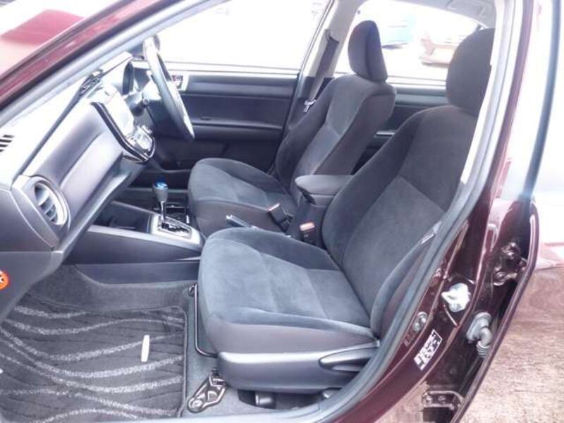 COROLLA AXIO