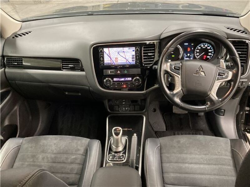 OUTLANDER PHEV