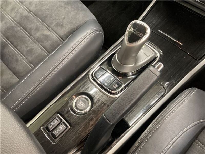OUTLANDER PHEV
