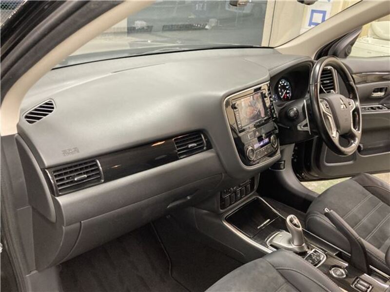 OUTLANDER PHEV