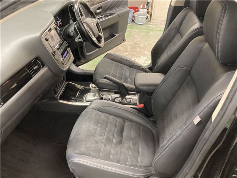 OUTLANDER PHEV