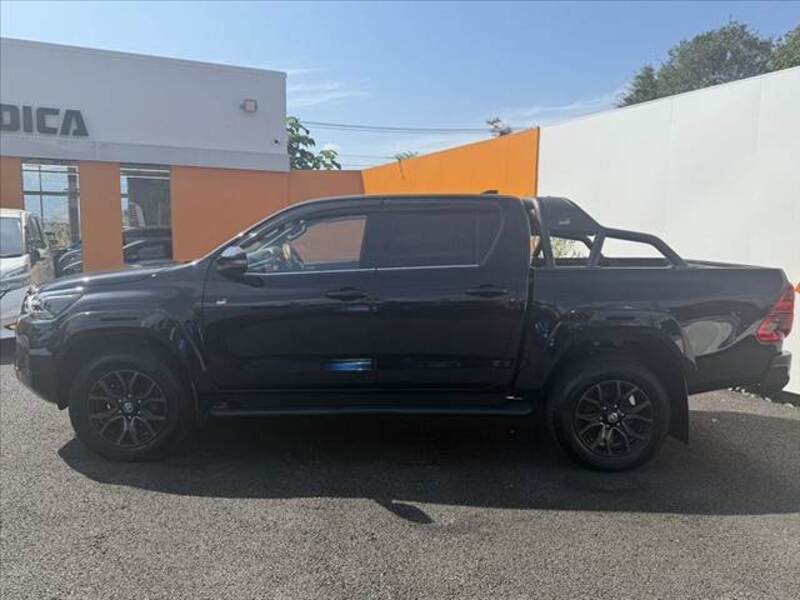 HILUX