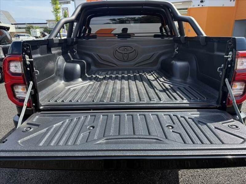 HILUX
