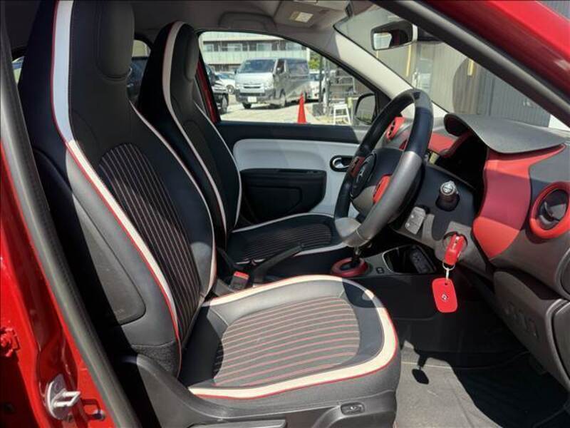 TWINGO