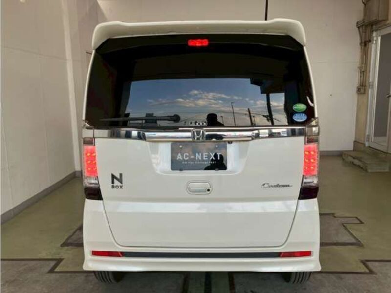 N BOX