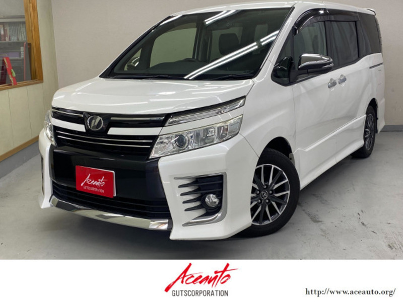 TOYOTA VOXY