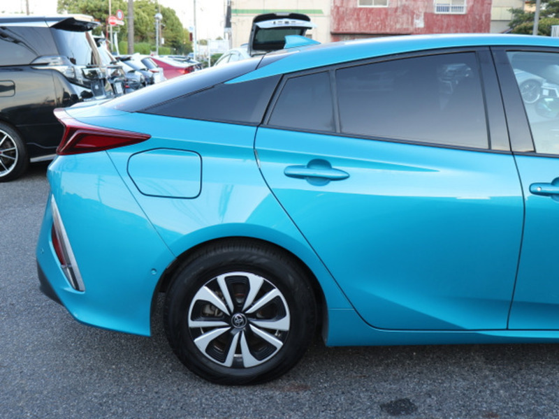 PRIUS PHV