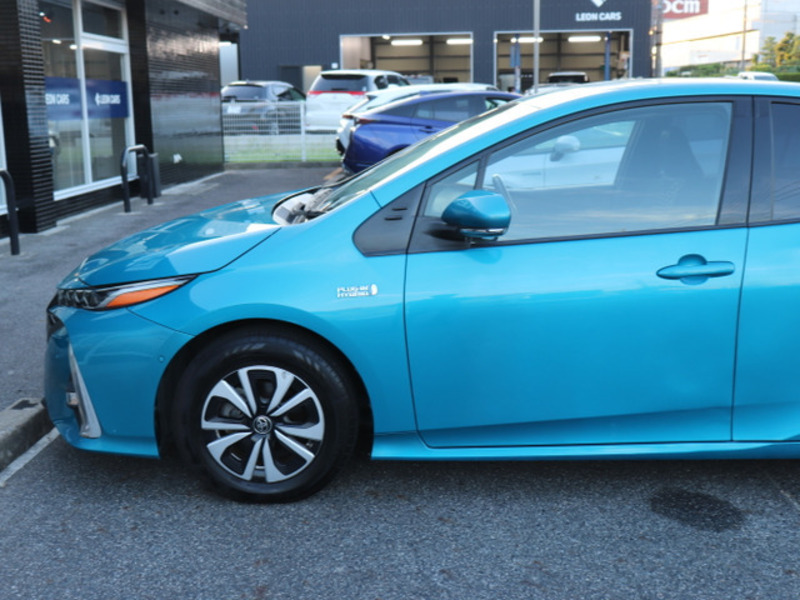 PRIUS PHV