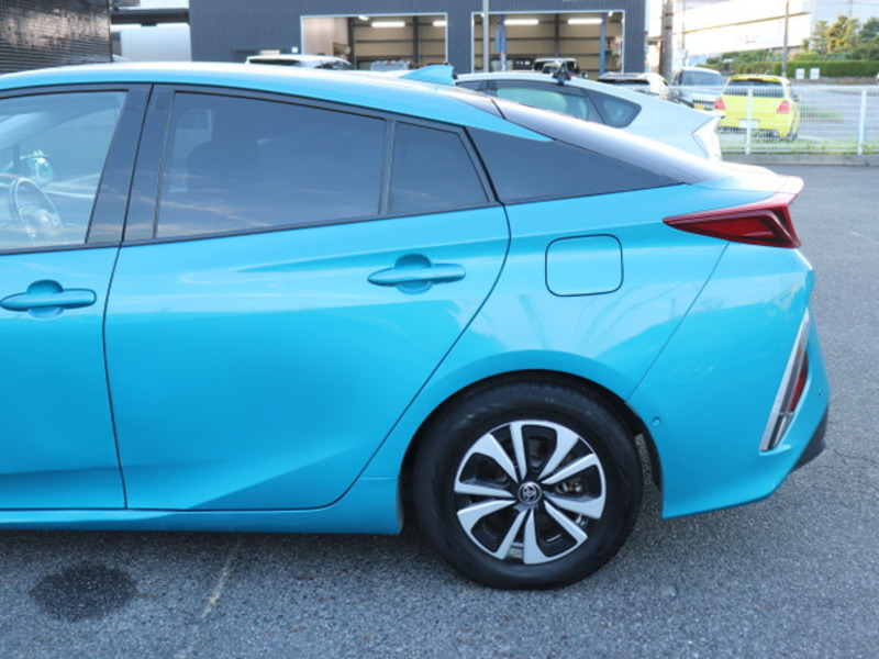 PRIUS PHV