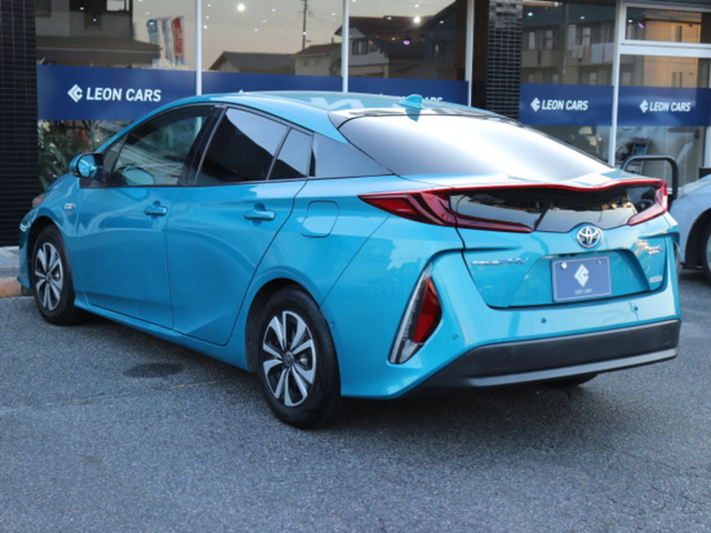 PRIUS PHV
