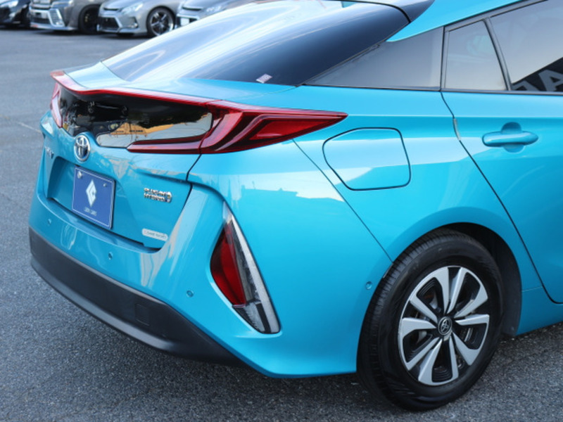 PRIUS PHV