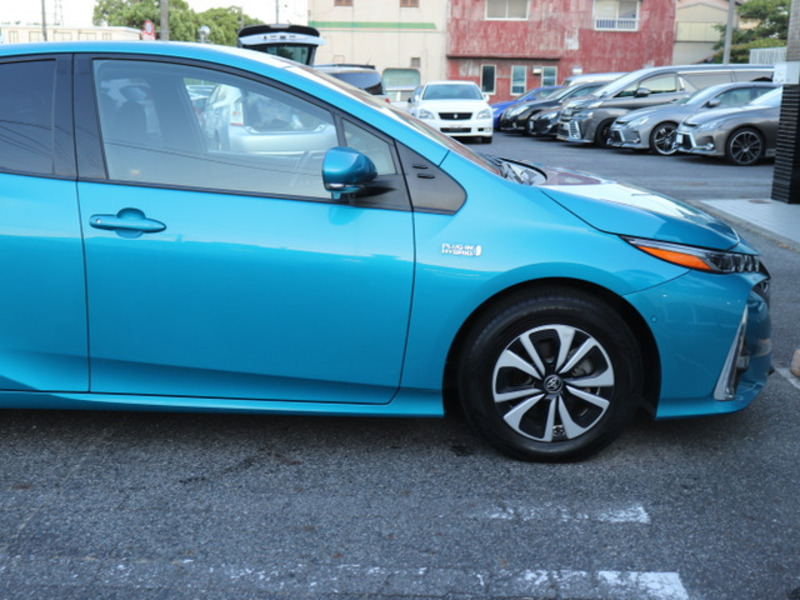 PRIUS PHV