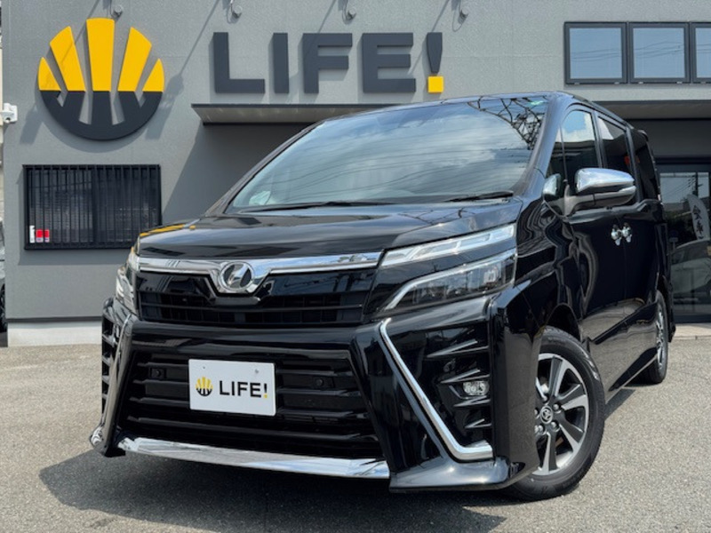 TOYOTA VOXY