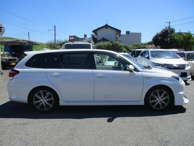 COROLLA FIELDER