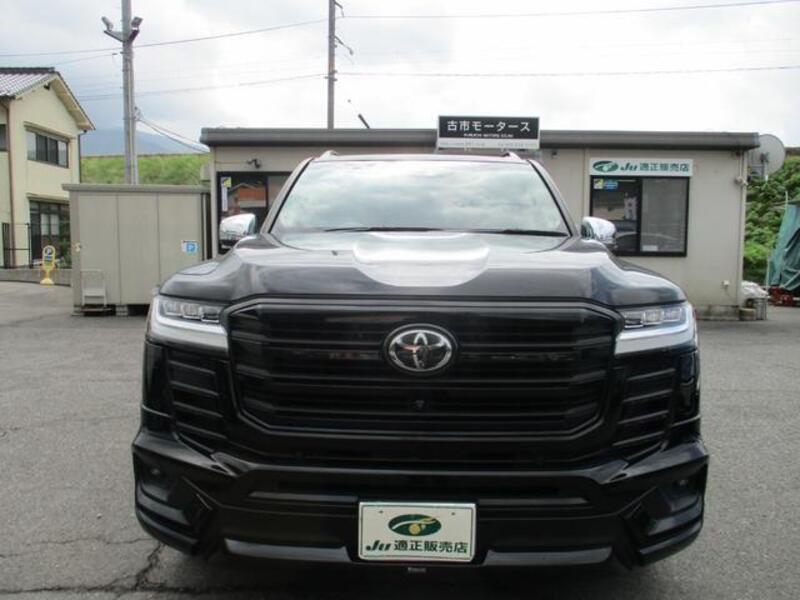 LAND CRUISER
