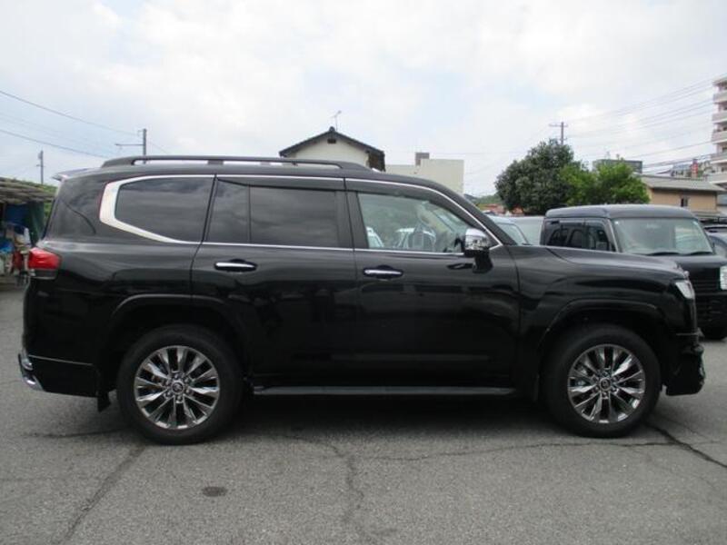 LAND CRUISER