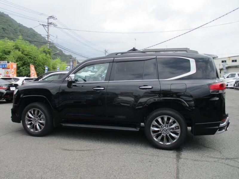 LAND CRUISER
